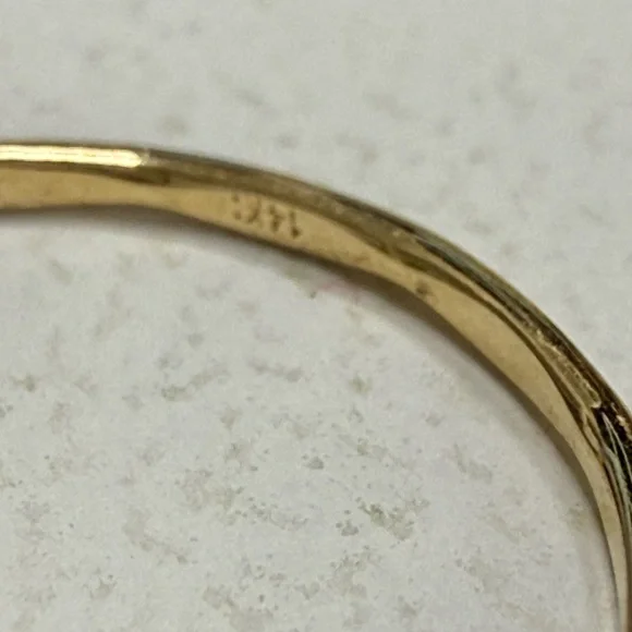 14k Gold Women's Band Ring - Elegant Minimalist Jewelry - Picture 5 of 6